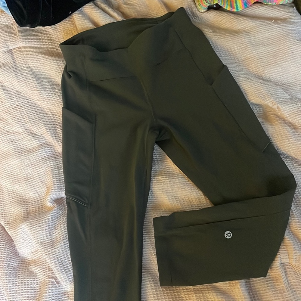 Lulu lemon yoga capris